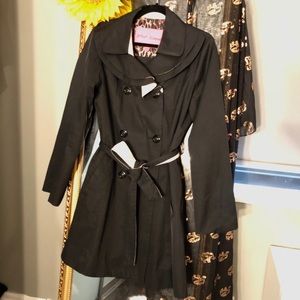 Ruffle Collar Raincoat